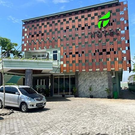 T Hotel Kualanamu Lubukpakam Eksteriør billede